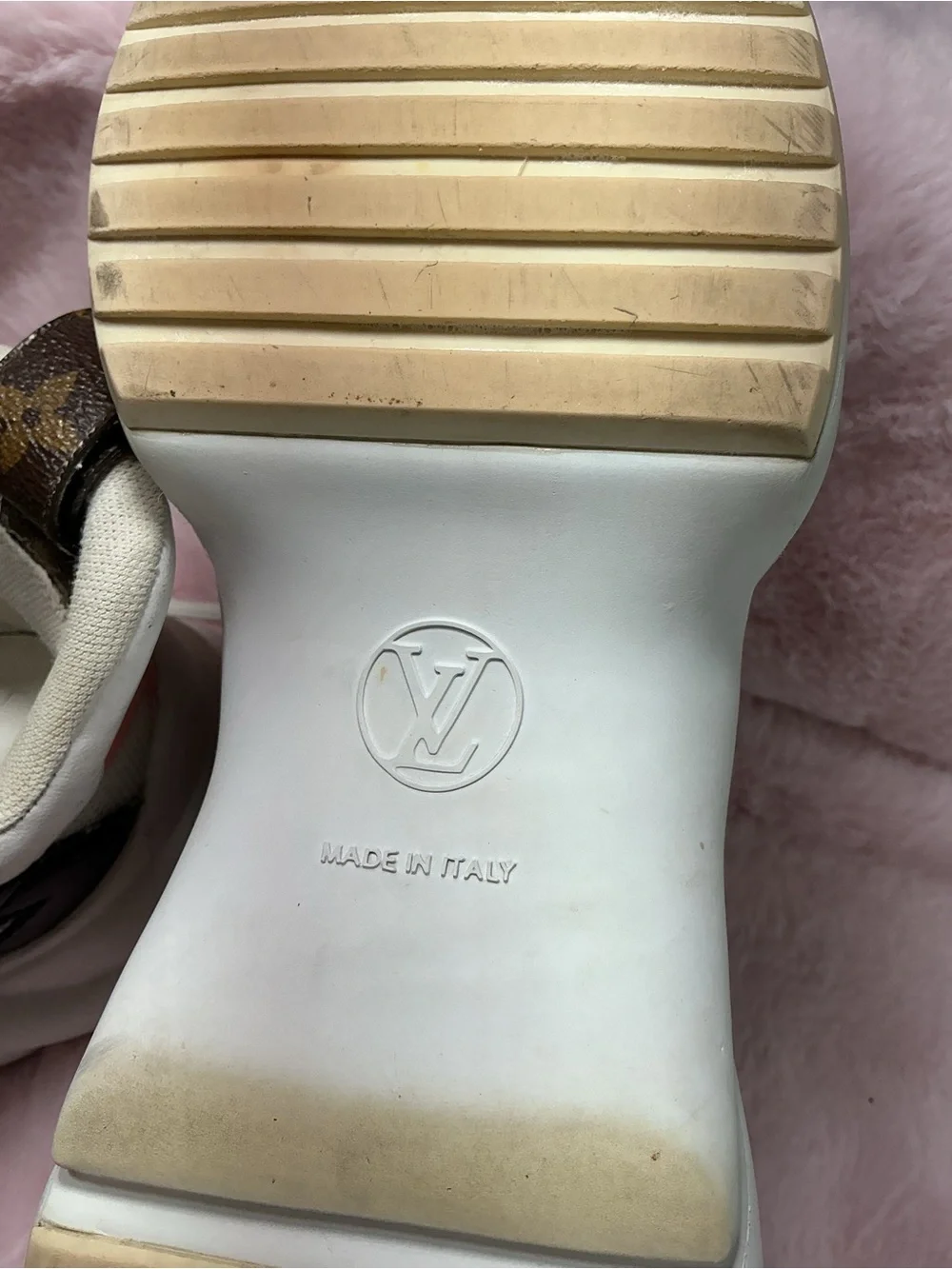 Louis Vuitton White and Black LV Logo Lace-Up Sneakers B13